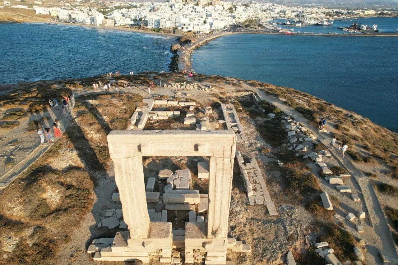 Les Cyclades : Mykonos, Naxos, Paros, Ios et Santorin en Tête des Préférences Internationales