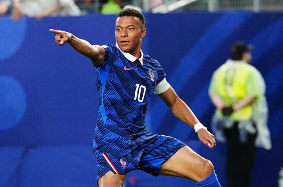 Kylian Mbappé s'adresse aux supporters français après la Coupe du Monde