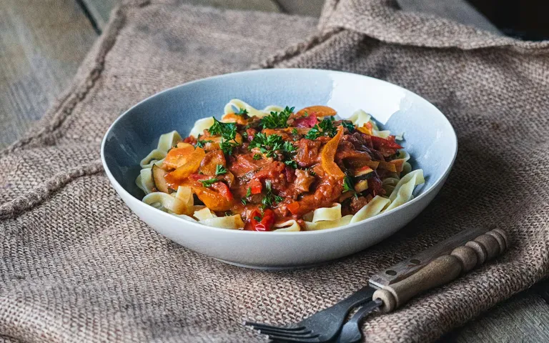 Recette de tagliatelles sauce tomate fraîche et courgette