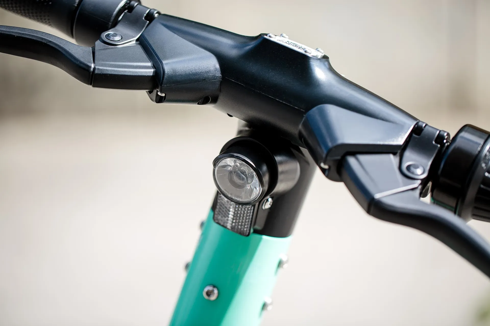 Accident de trottinette à Larisa : un mineur blessé