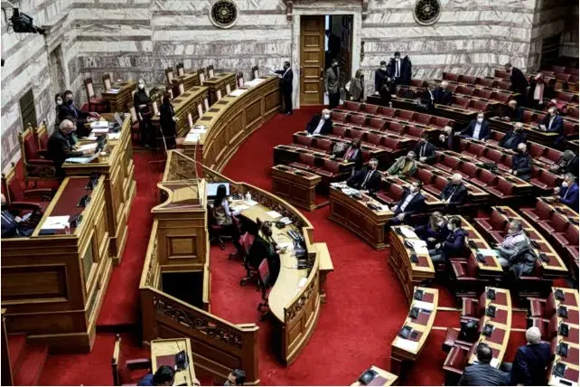 Accès au réseau en Grèce : fin des réseaux pour les mineurs