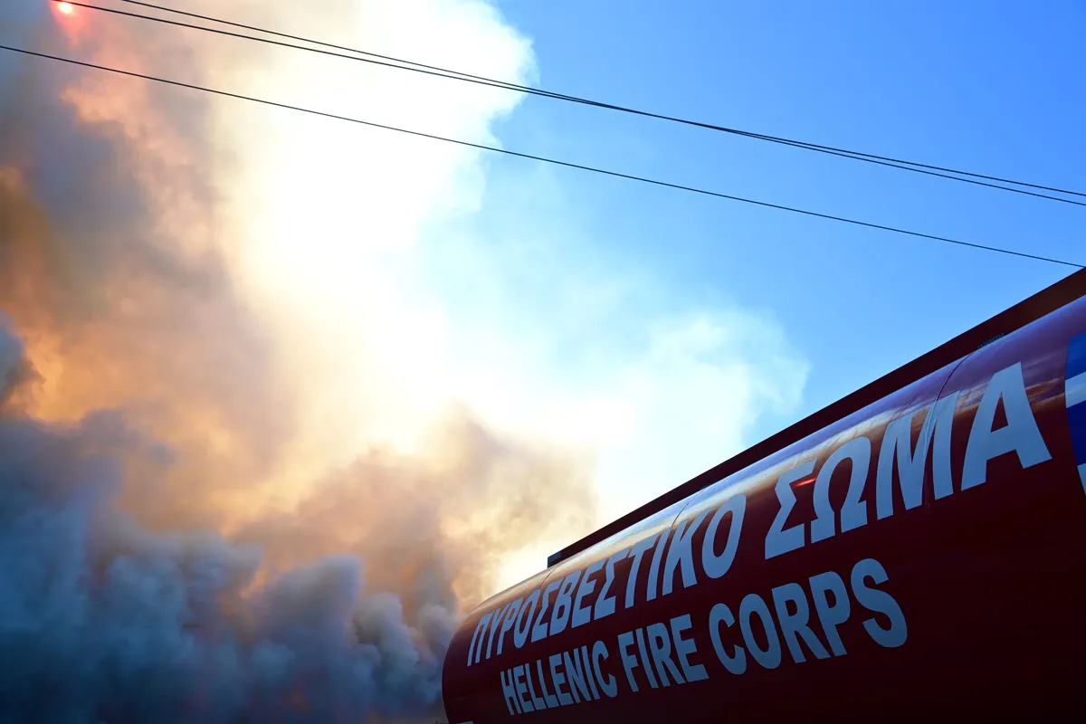 Incendies en Attique occidentale : Plusieurs nouveaux foyers détectés par satellite