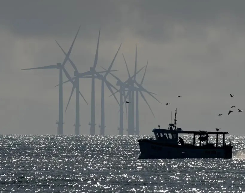 L'Institut Tsipras Interroge les Critères d'Autorisation des Parcs Éoliens Offshore par le Ministère de l'Environnement