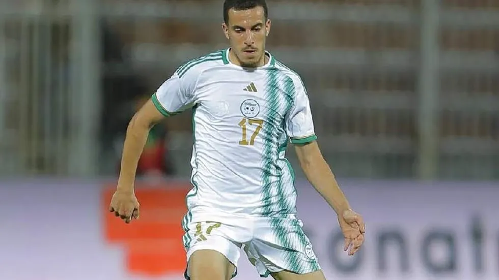 L'AEK Athènes Dément les Rumeurs de Transfert Concernant Akram Bouras et Javier Ribalta
